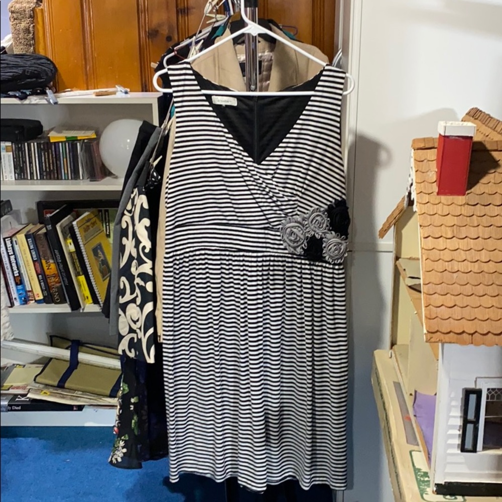 Women’s Dressbarn back and white dress